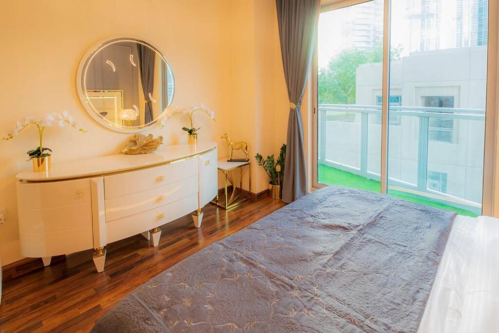 First Class 2Br With Full Burj Khalifa And Fountain View ดูไบ ภายนอก รูปภาพ