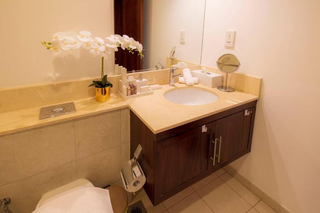 First Class 2Br With Full Burj Khalifa And Fountain View ดูไบ ภายนอก รูปภาพ