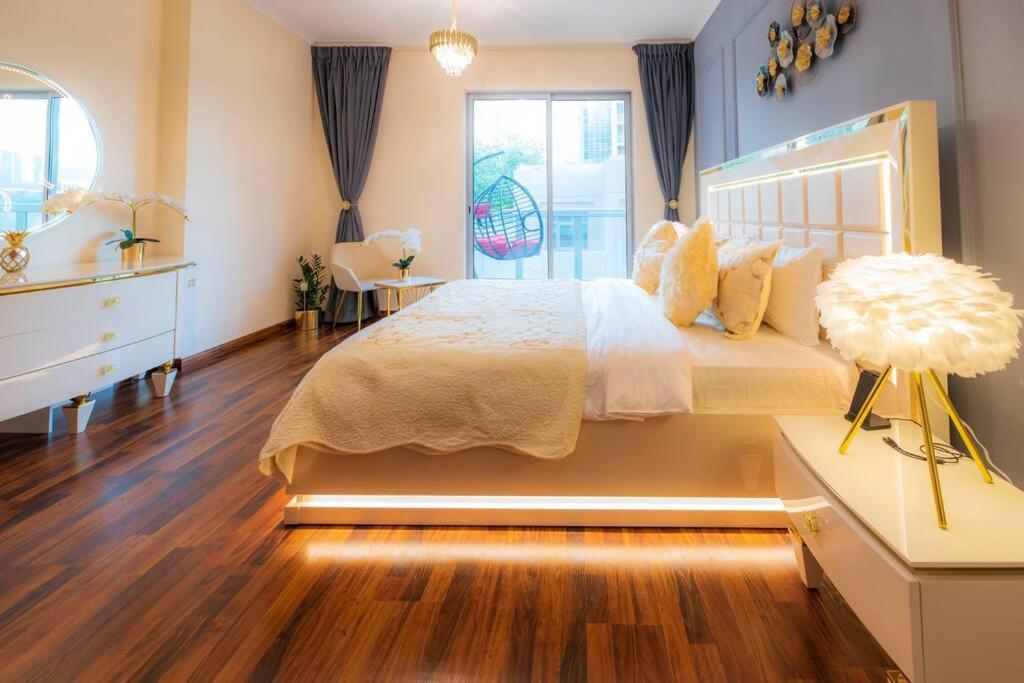 First Class 2Br With Full Burj Khalifa And Fountain View ดูไบ ภายนอก รูปภาพ